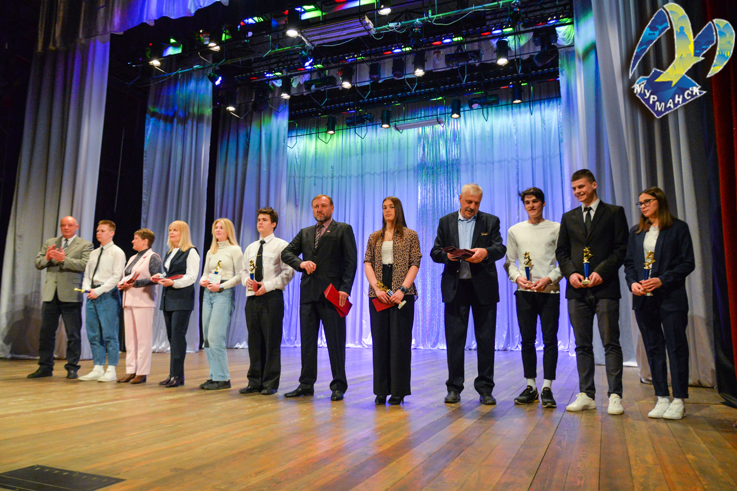Выпускники спортивных школ Мурманска получили дипломы